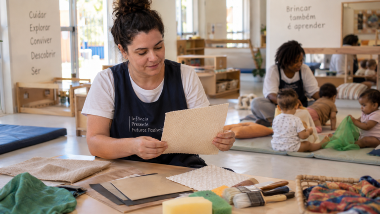 Arte com bebês: quais materiais oferecer primeiro — e em que sequência?
